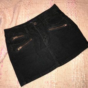 American Eagle Women’s Black/Grey Corduroy Skirt
